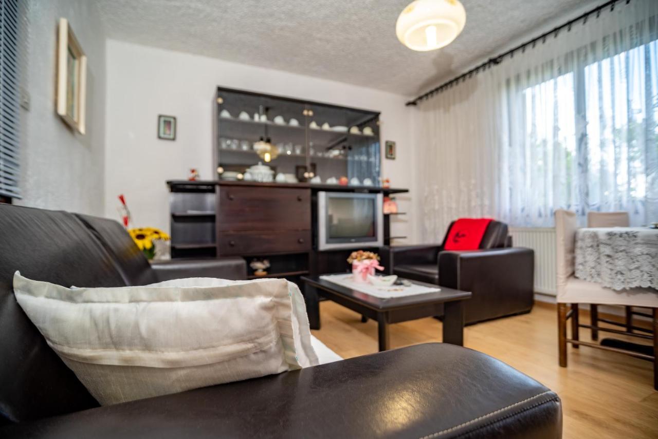 Apartments Fuma Otočac Esterno foto
