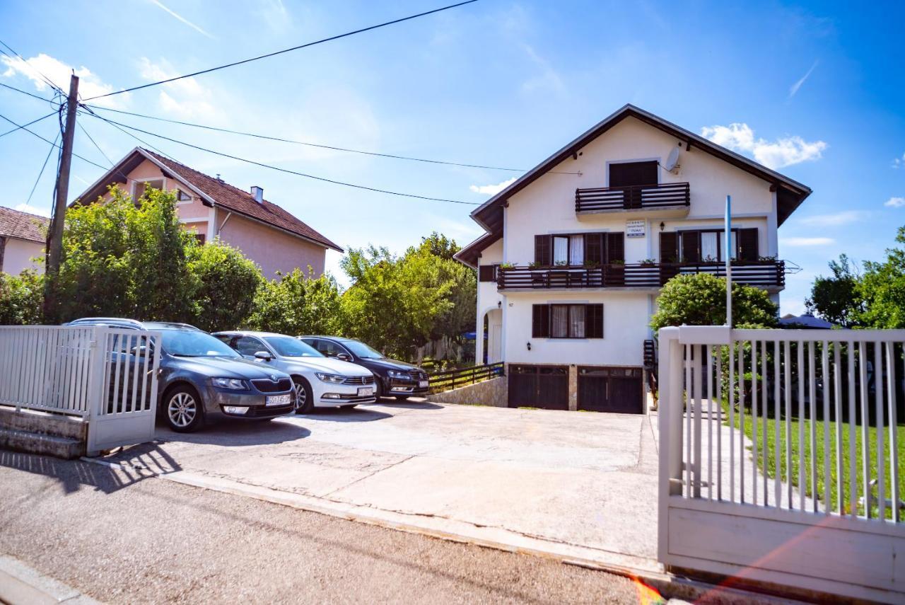 Apartments Fuma Otočac Esterno foto